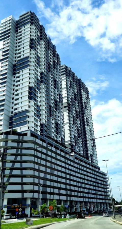 Attractive 3 Bedroom Condo With Pool-D Raudhah Homestay Каджанг Екстериор снимка