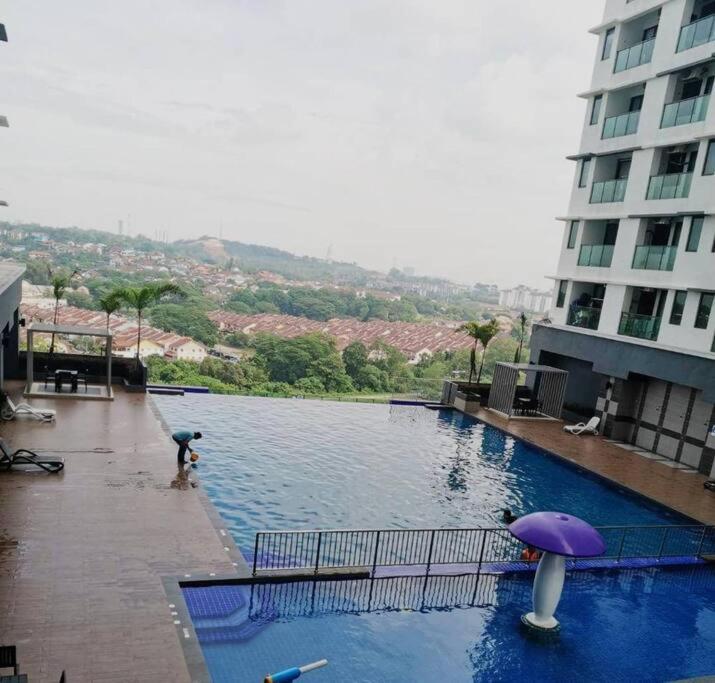Attractive 3 Bedroom Condo With Pool-D Raudhah Homestay Каджанг Екстериор снимка