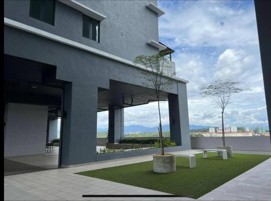 Attractive 3 Bedroom Condo With Pool-D Raudhah Homestay Каджанг Екстериор снимка